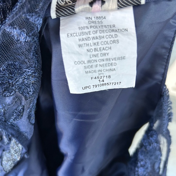 Girl’s Rare Editions Formal Lace Shoulder Rhinestone Waist Dress Size 14 - Picture 4 of 6